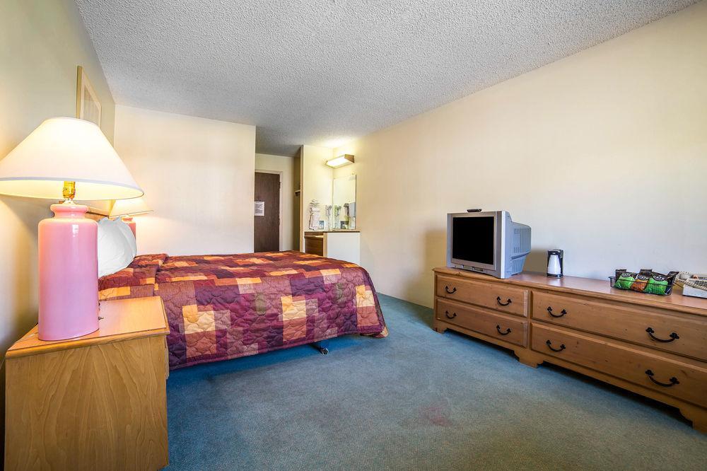 Rodeway Inn Billings Logan Intl Airport Near St Vincent Hospital Екстер'єр фото