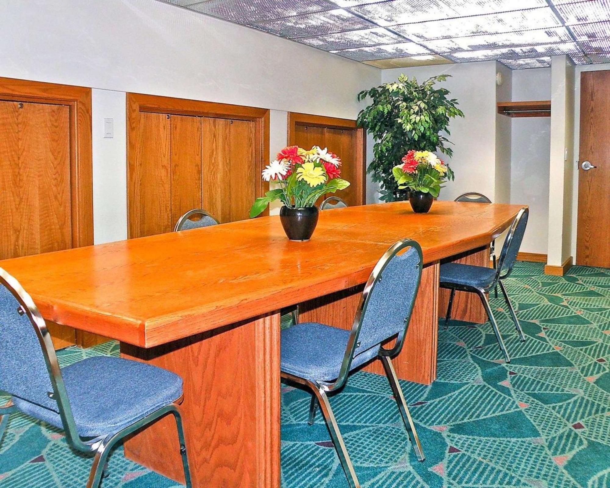 Rodeway Inn Billings Logan Intl Airport Near St Vincent Hospital Екстер'єр фото